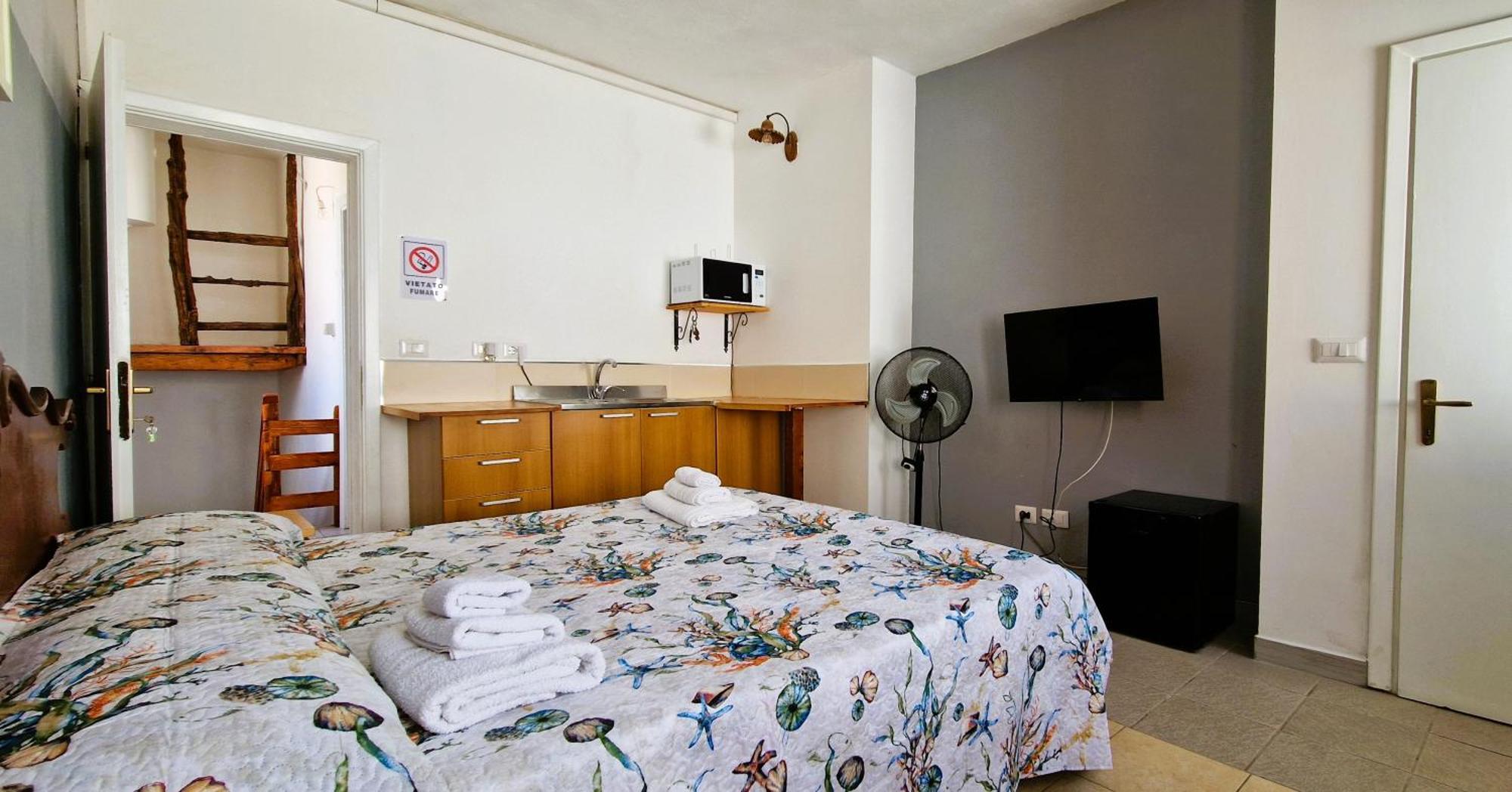 3 Mini Studios In Siniscola Eksteriør billede